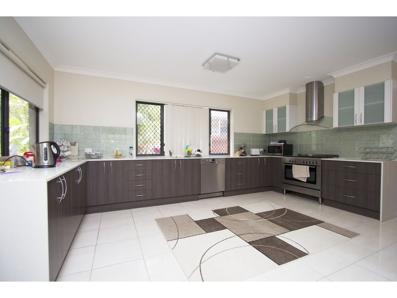 76 Macdonald Street, Lota QLD 4179