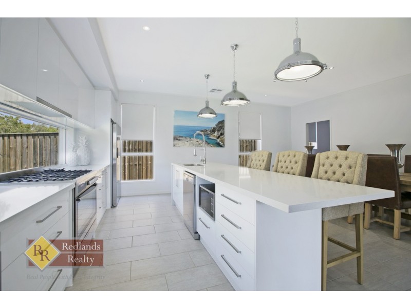 10 Sandalwood Street, Thornlands QLD 4164