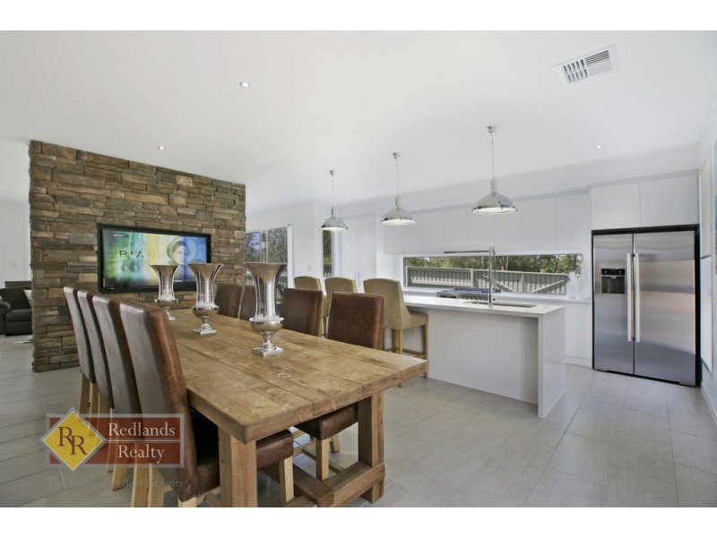 10 Sandalwood Street, Thornlands QLD 4164