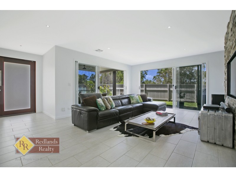 10 Sandalwood Street, Thornlands QLD 4164