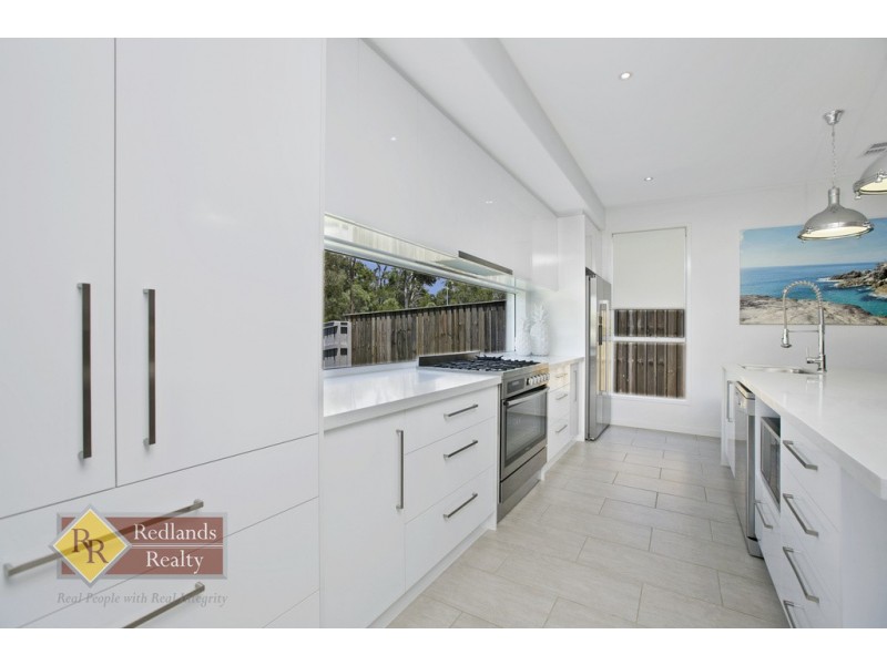 10 Sandalwood Street, Thornlands QLD 4164