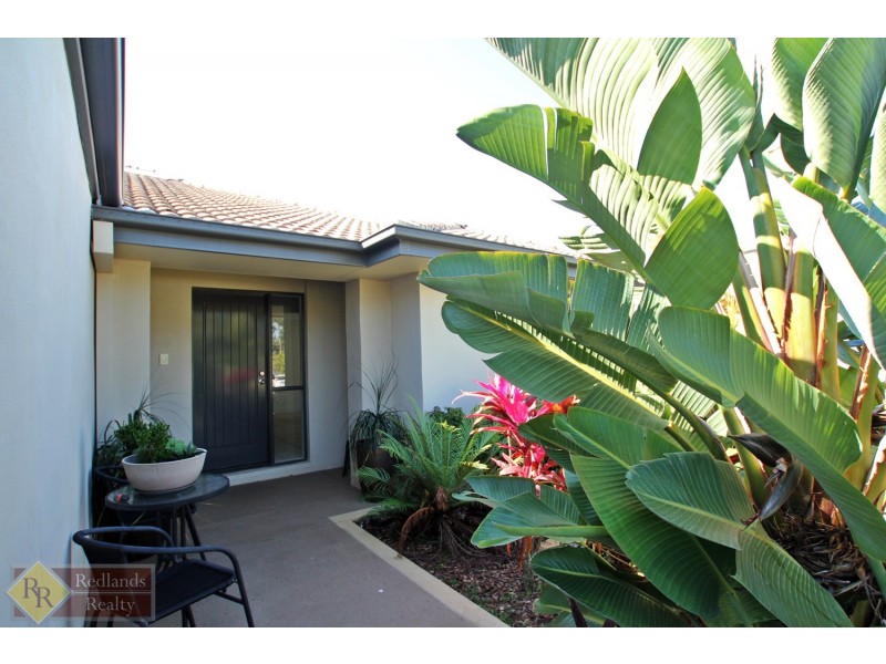 17 Poynter Street, Redland Bay QLD 4165