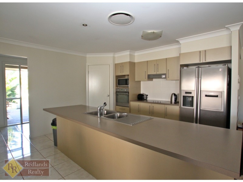 17 Poynter Street, Redland Bay QLD 4165
