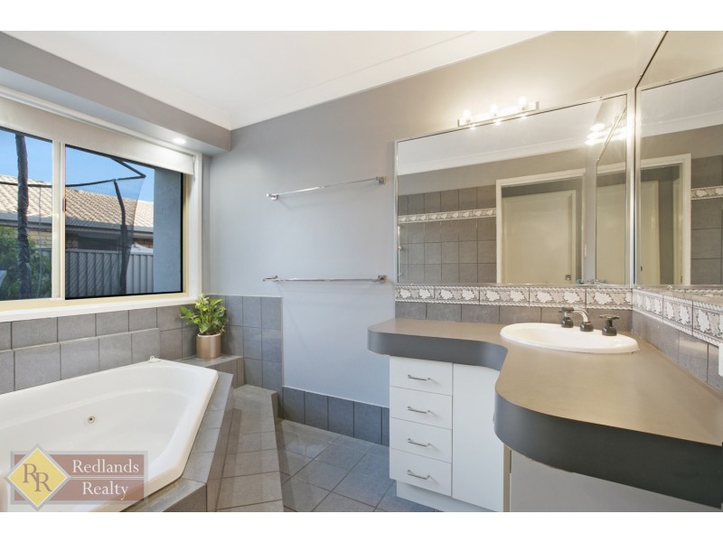 1 Keel Street, Birkdale QLD 4159