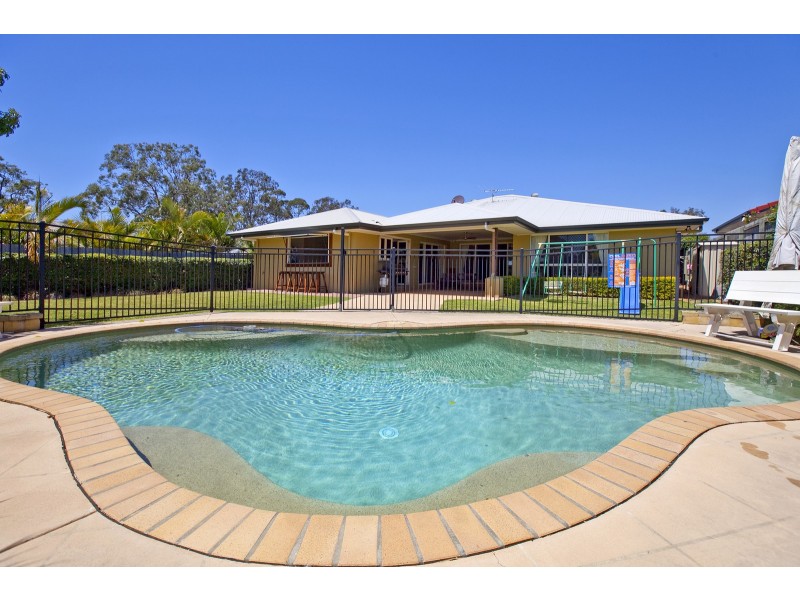 15 Trafalgar Vale Avenue, Wellington Point QLD 4160