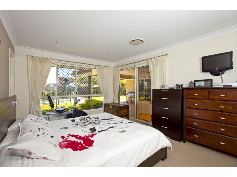 15 Trafalgar Vale Avenue, Wellington Point QLD 4160