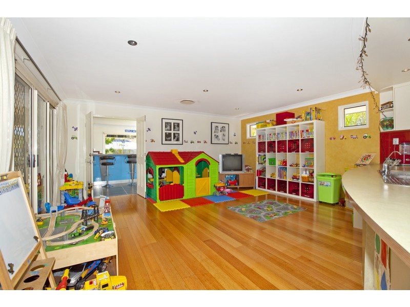 15 Trafalgar Vale Avenue, Wellington Point QLD 4160