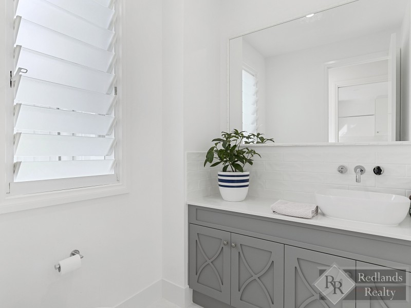 11 Bayview Street, Wellington Point QLD 4160