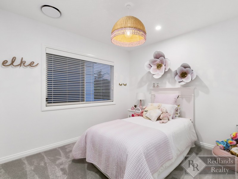 11 Bayview Street, Wellington Point QLD 4160