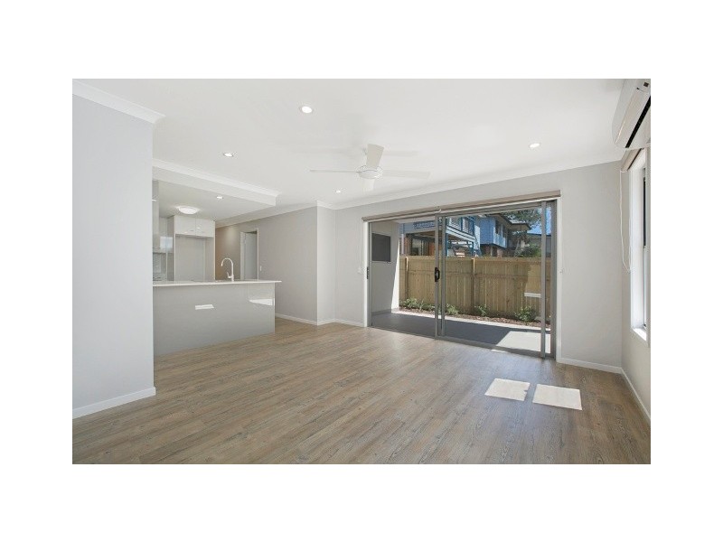 2/52 Napier Street, Birkdale QLD 4159