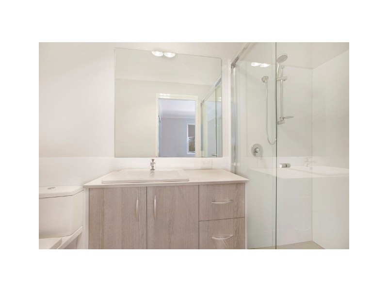 2/52 Napier Street, Birkdale QLD 4159