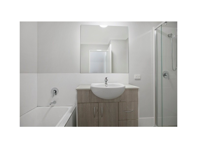 2/52 Napier Street, Birkdale QLD 4159