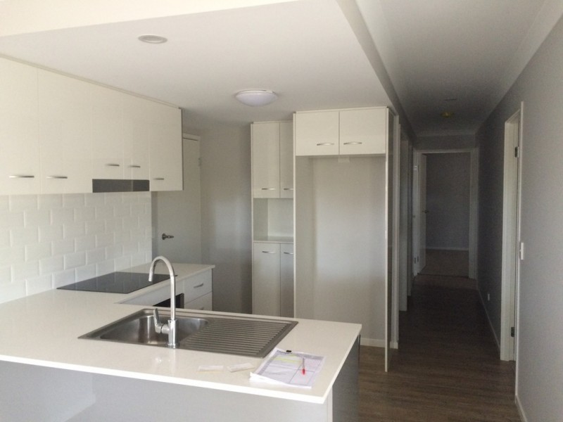 2/52 Napier Street, Birkdale QLD 4159