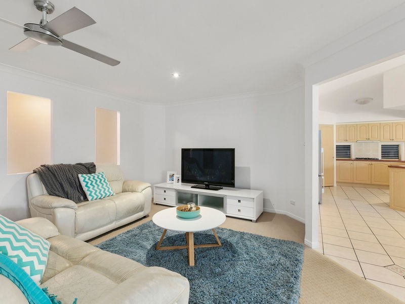 8 Marcel Place, Wellington Point QLD 4160