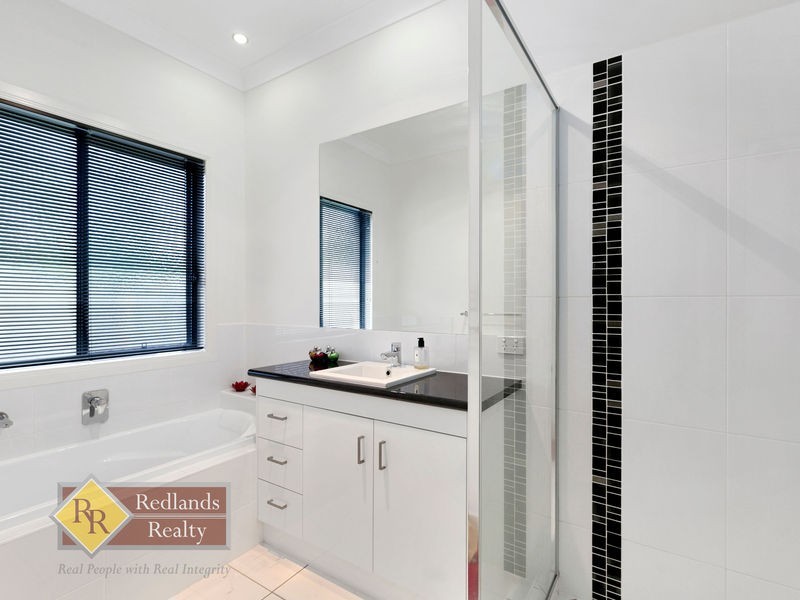 35 Riley Peter Place, Cleveland QLD 4163