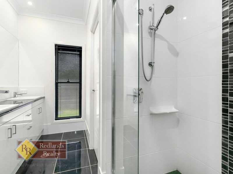 35 Riley Peter Place, Cleveland QLD 4163