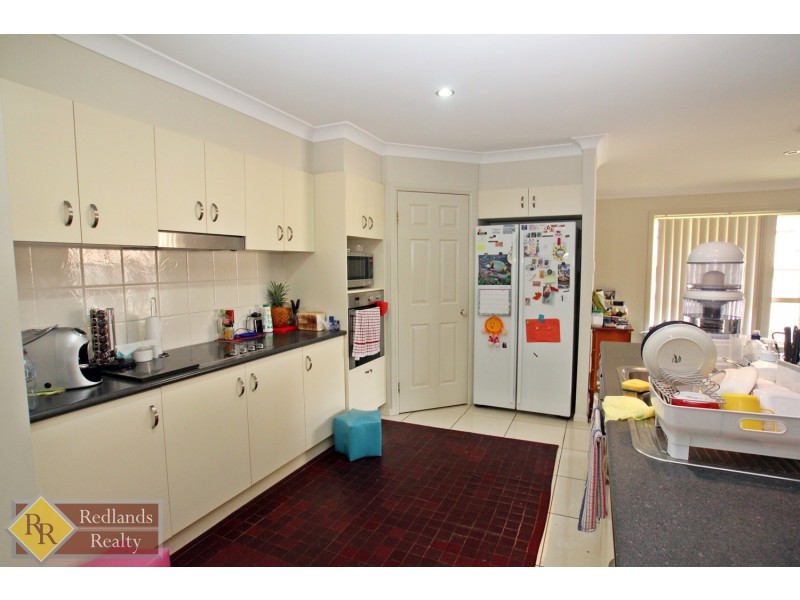 17 Parklink Drive, Redland Bay QLD 4165