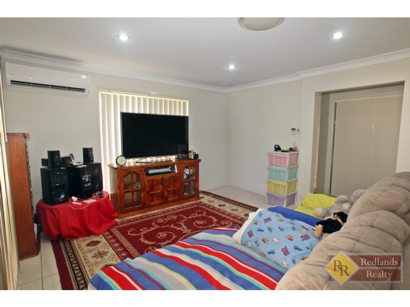 17 Parklink Drive, Redland Bay QLD 4165
