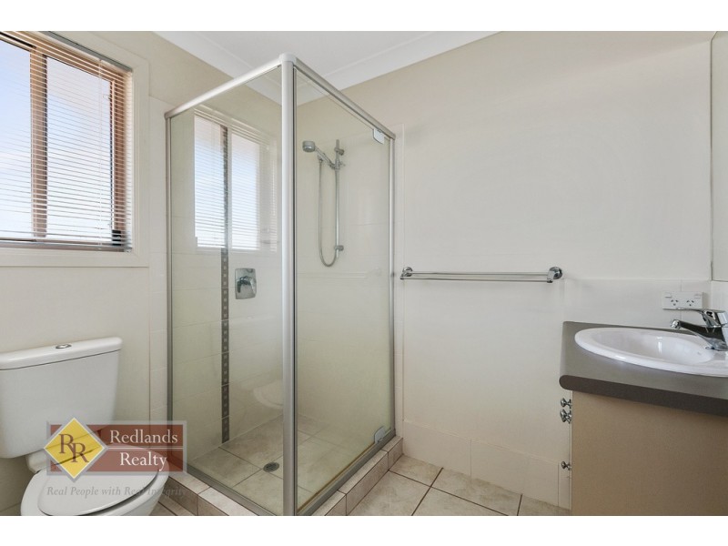 17 Poynter Street, Redland Bay QLD 4165