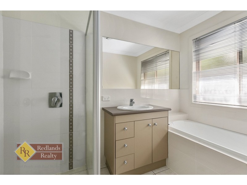 17 Poynter Street, Redland Bay QLD 4165