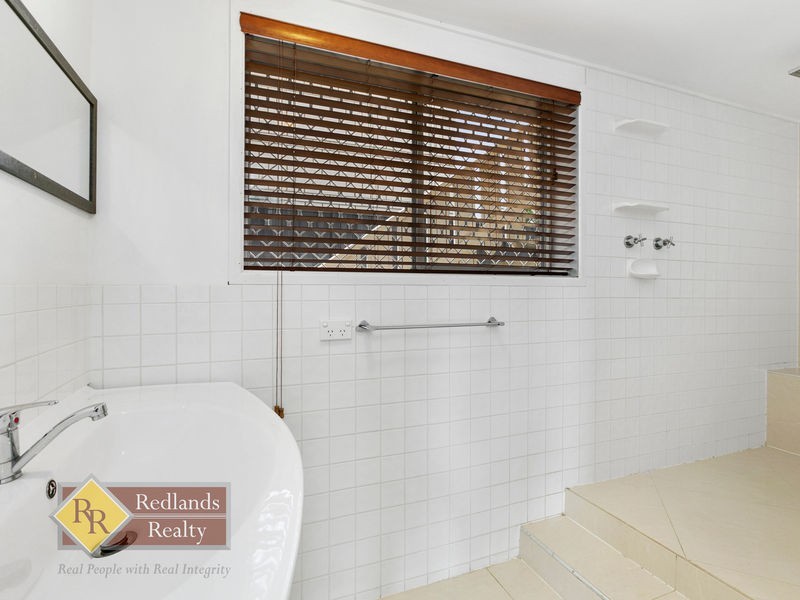 24 Thomas Street, Birkdale QLD 4159