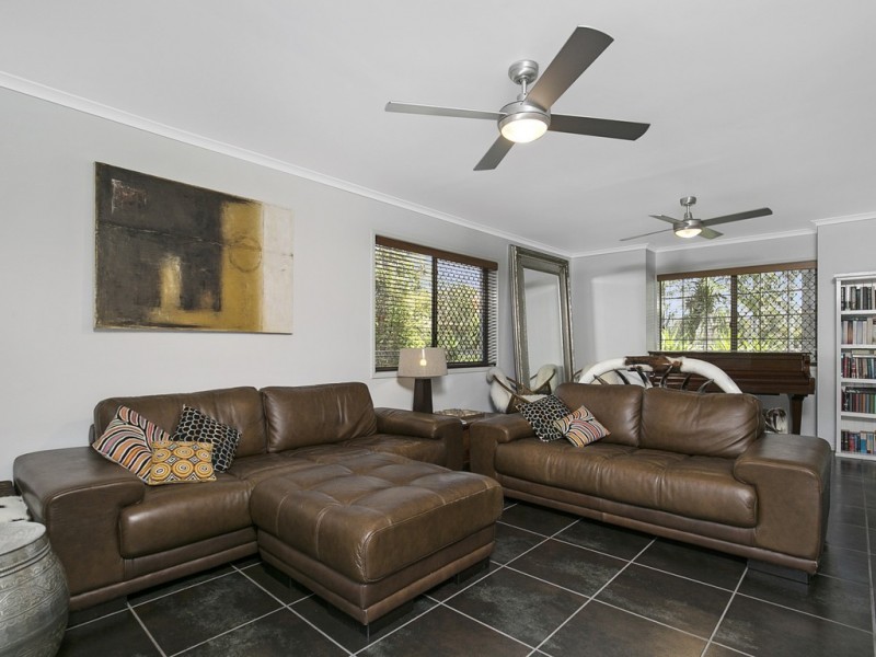 60 Whitehall Avenue, Birkdale QLD 4159