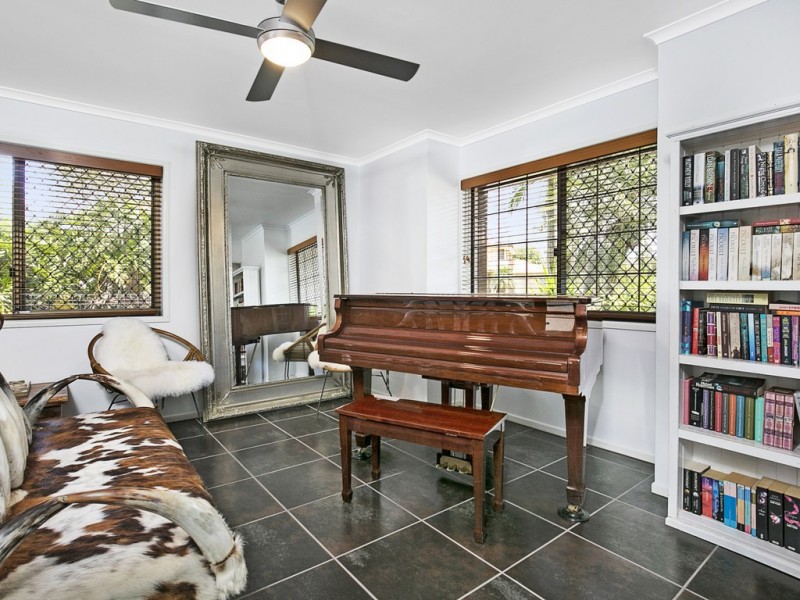 60 Whitehall Avenue, Birkdale QLD 4159