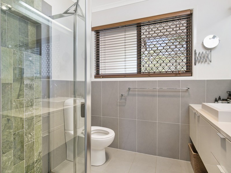 60 Whitehall Avenue, Birkdale QLD 4159