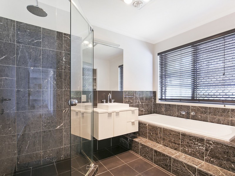 60 Whitehall Avenue, Birkdale QLD 4159