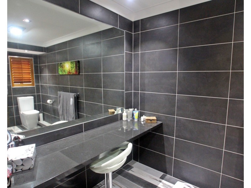 11 Bollard Court, Cleveland QLD 4163