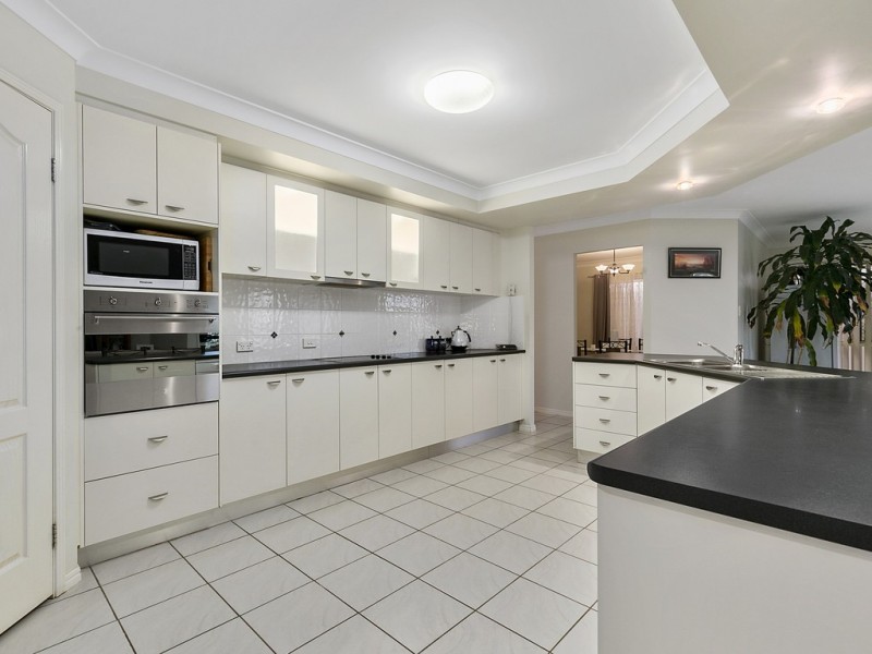 8 Hodges Close, Wellington Point QLD 4160