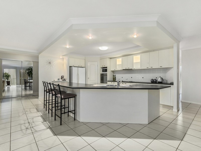 8 Hodges Close, Wellington Point QLD 4160