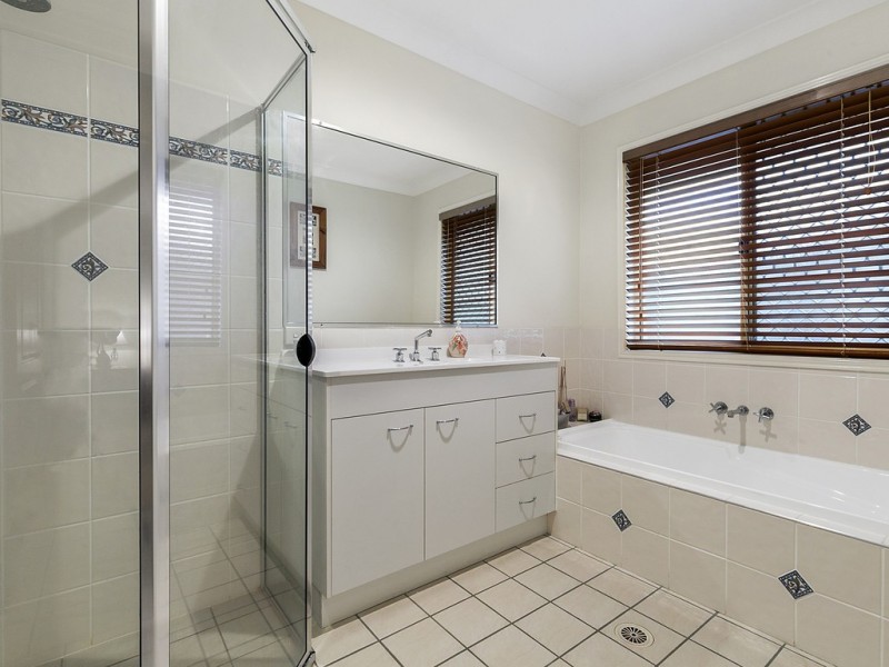 8 Hodges Close, Wellington Point QLD 4160