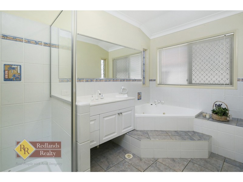 5 Vicki Place, Victoria Point QLD 4165