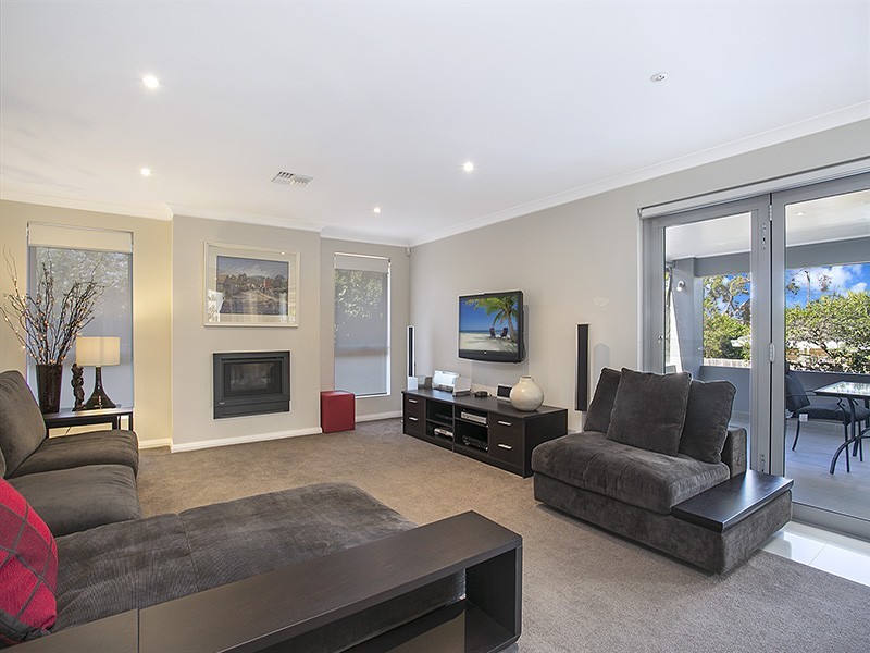 10 Allan Street, Sylvania NSW 2224