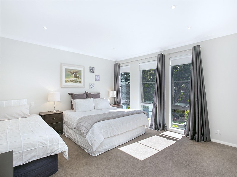 10 Allan Street, Sylvania NSW 2224