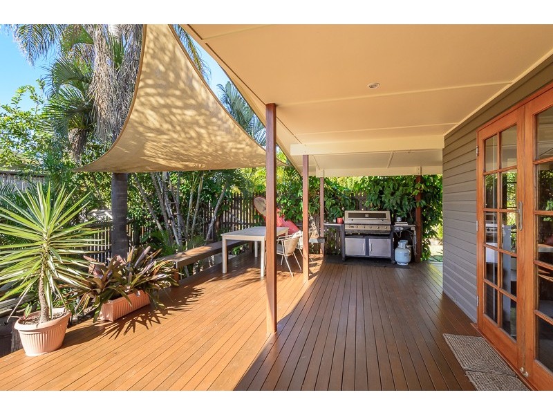 2 Smith Street, West Gladstone QLD 4680