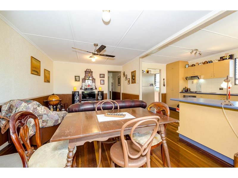 2 Smith Street, West Gladstone QLD 4680