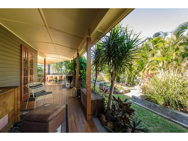 2 Smith Street, West Gladstone QLD 4680