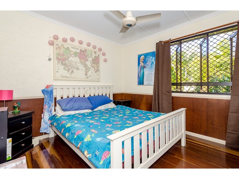 2 Smith Street, West Gladstone QLD 4680