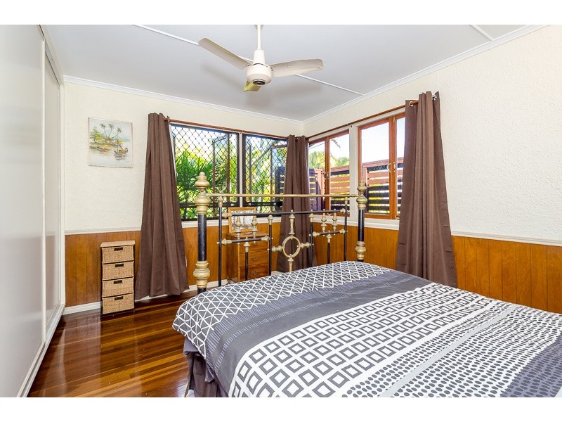 2 Smith Street, West Gladstone QLD 4680