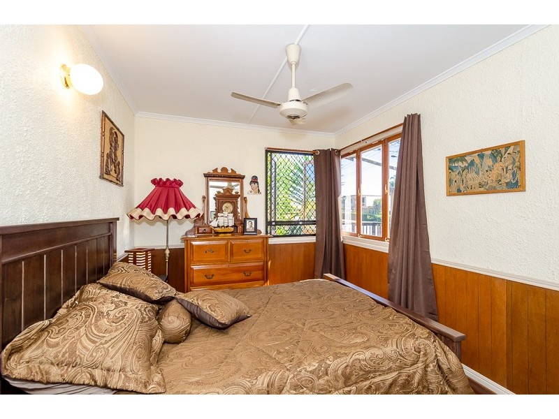 2 Smith Street, West Gladstone QLD 4680