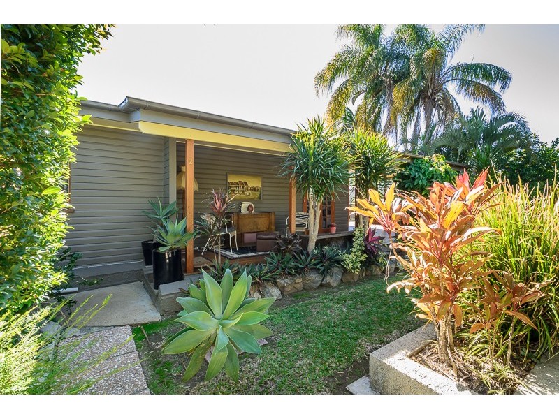 2 Smith Street, West Gladstone QLD 4680