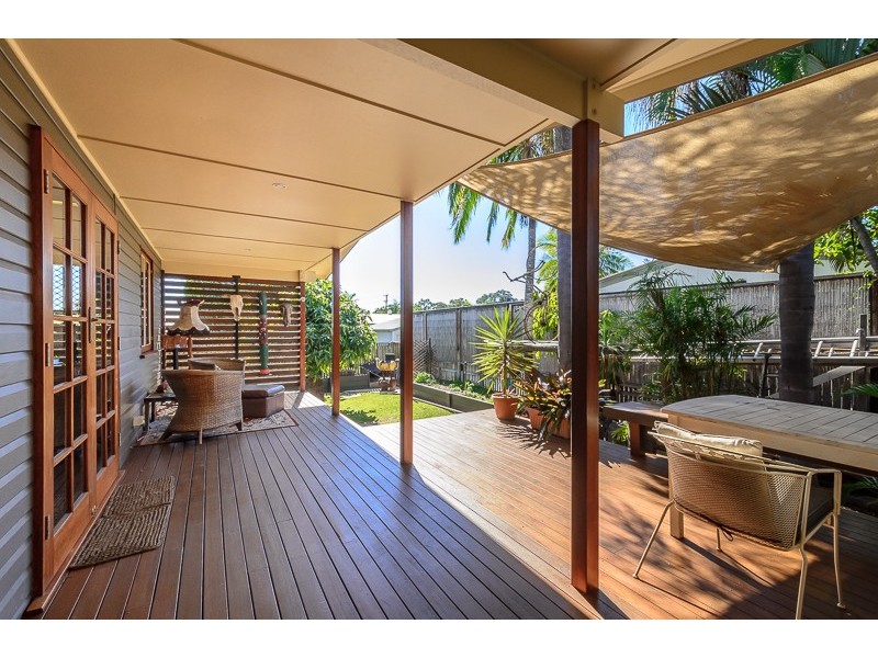 2 Smith Street, West Gladstone QLD 4680