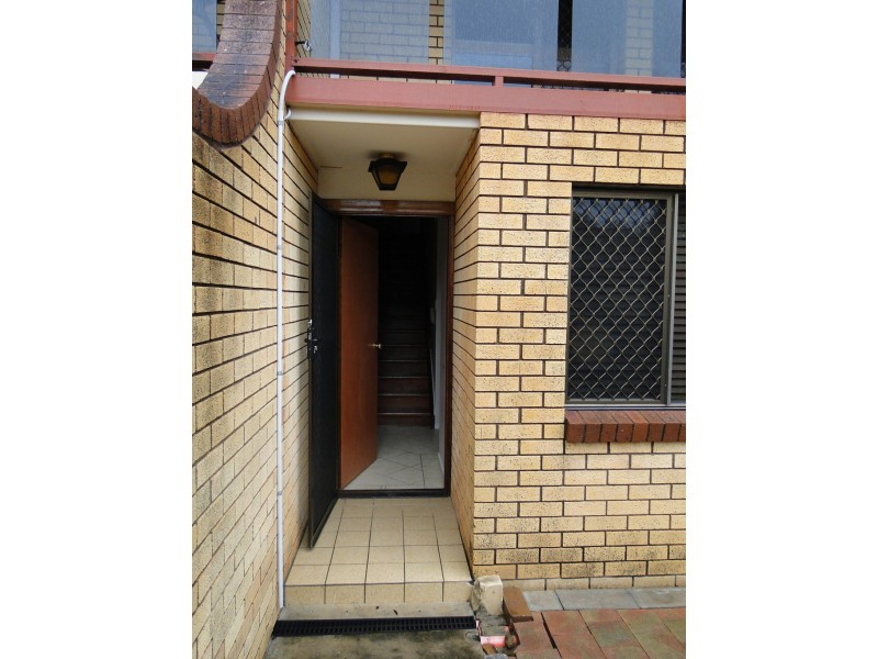 4/26 BEACH AVENUE, Tannum Sands QLD 4680