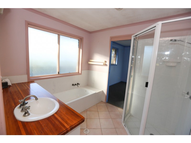 12 Thomsen Road, Burua QLD 4680