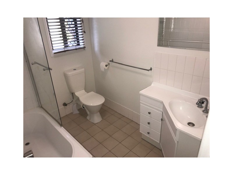 4/18 LEONARD STREET, South Gladstone QLD 4680