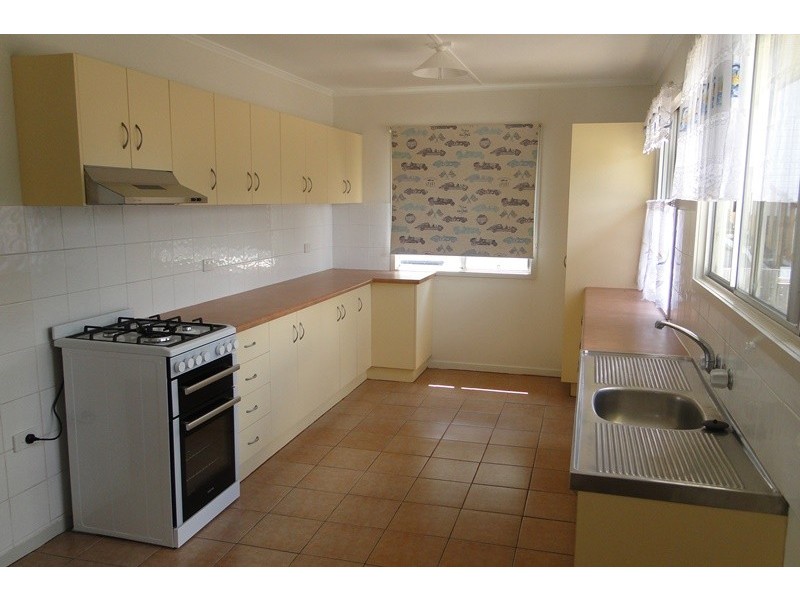 10 STARMER CT, West Gladstone QLD 4680