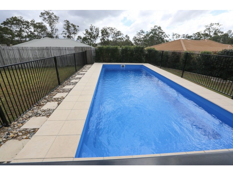 4 Glasshouse Place, New Auckland QLD 4680