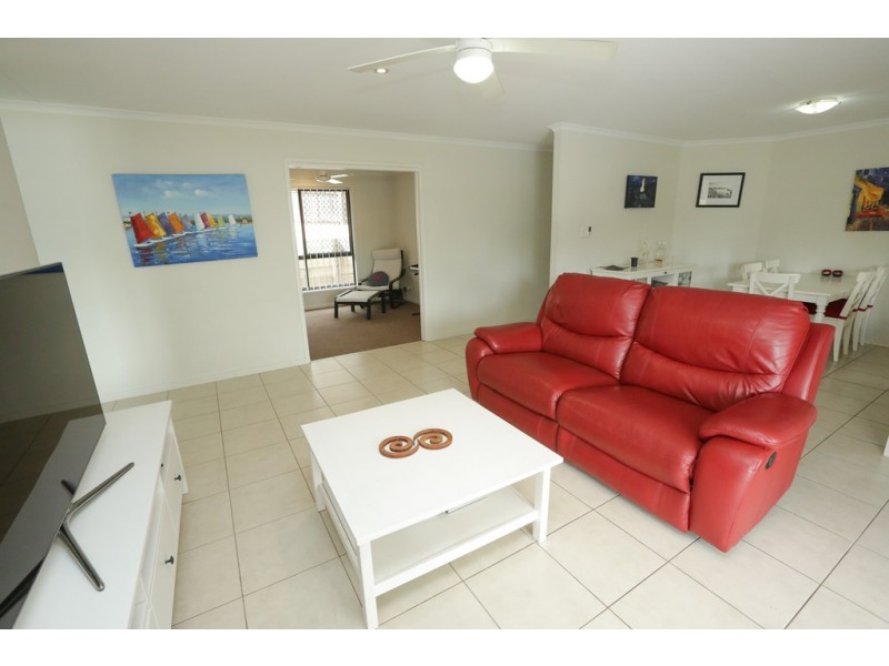 4 Glasshouse Place, New Auckland QLD 4680